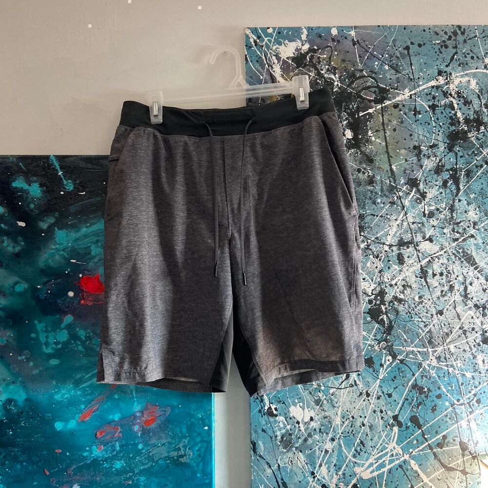 Lululemon Men's Grey Shorts